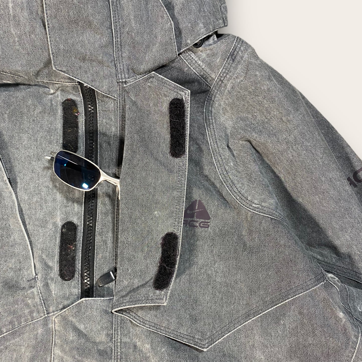 Nike ACG Stone Grey Multi Pocket Jacket L