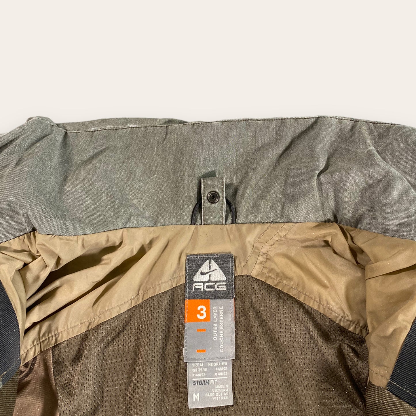 Nike ACG Stone Grey Multi Pocket Padded Jacket L